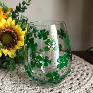 Shamrock Stemless Wine Glass